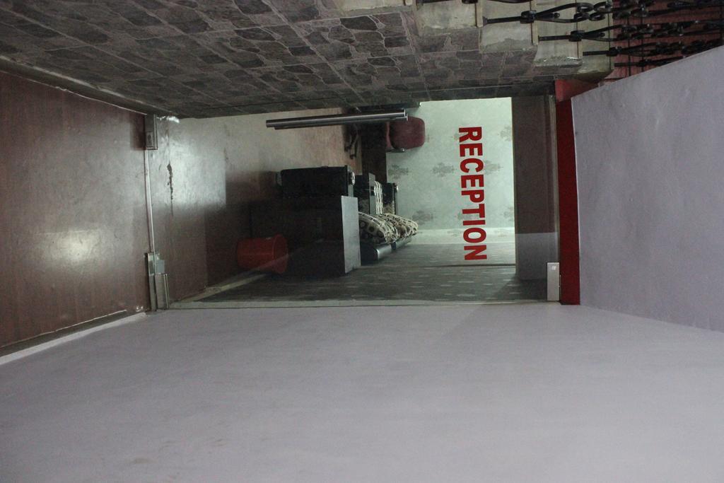 Hotel Kanishka Varanasi Exterior photo